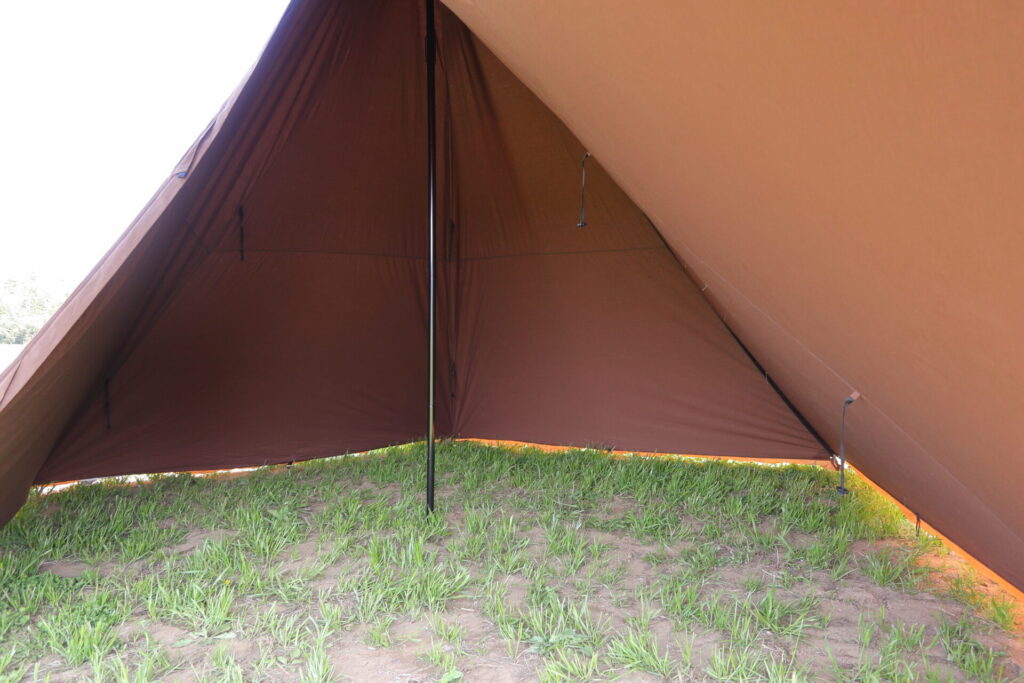 テントの内側