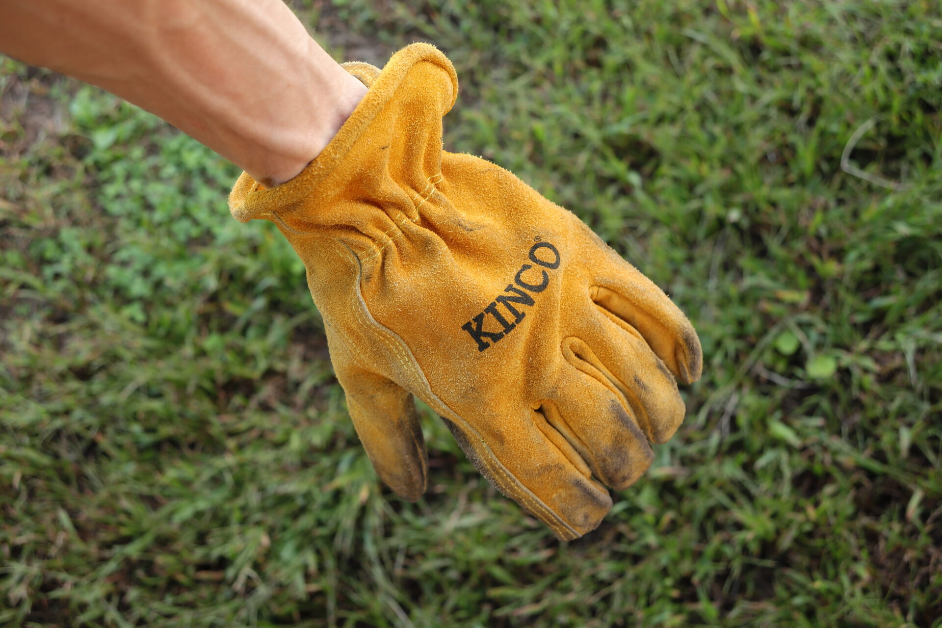 設営や薪割りと大活躍 キャンプで使えるおしゃれなグローブの選び方とおすすめ5選 設営や薪割りと大活躍 キャンプで使えるおしゃれなグローブの選び方とおすすめ5選